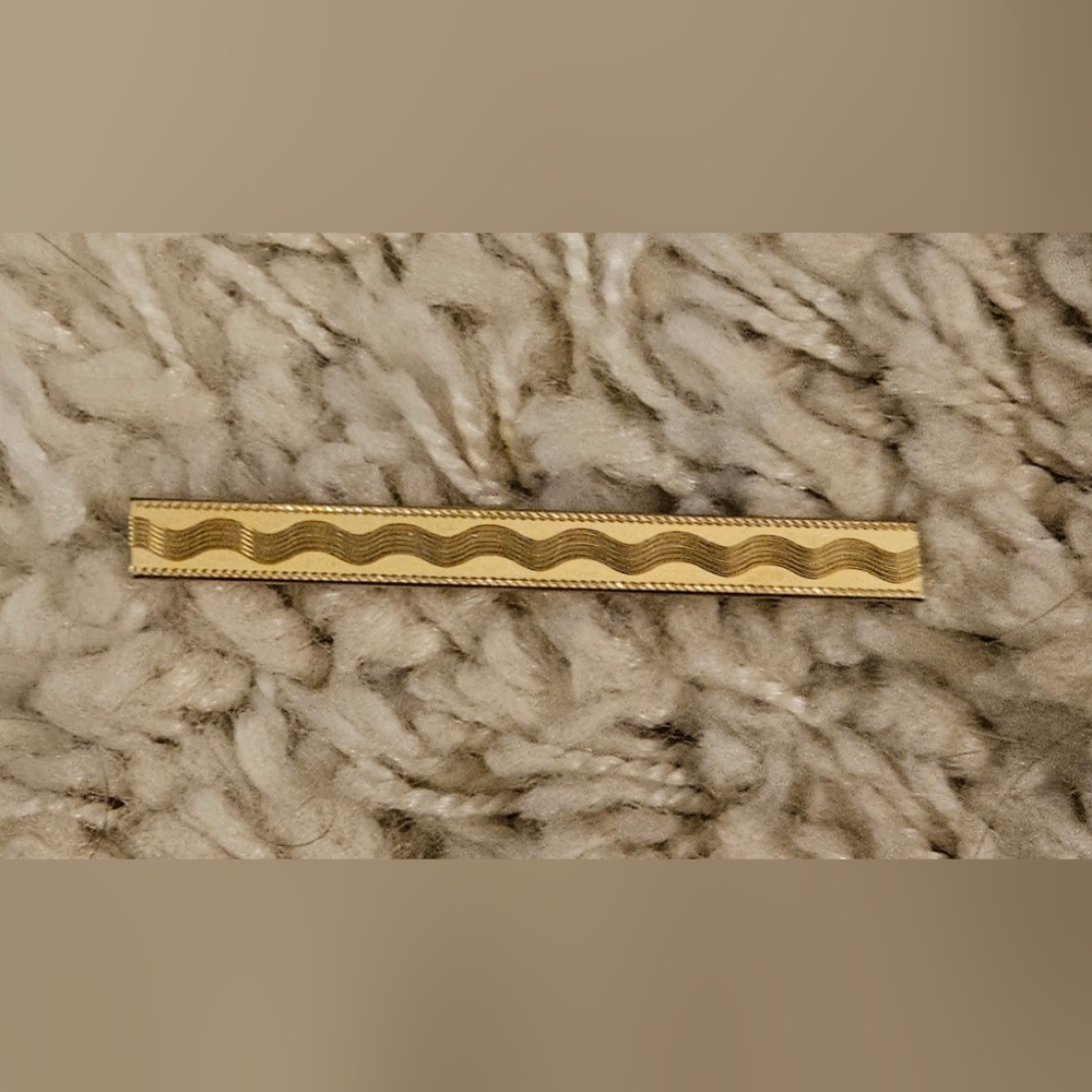 Vintage Gold Wavy Patterned Brooch